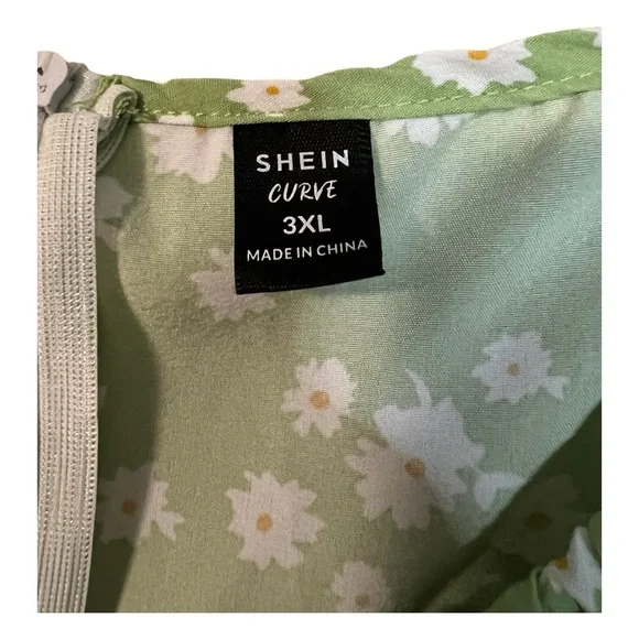A SHEIN curve floral dress in size 3X - Picture 3 of 7